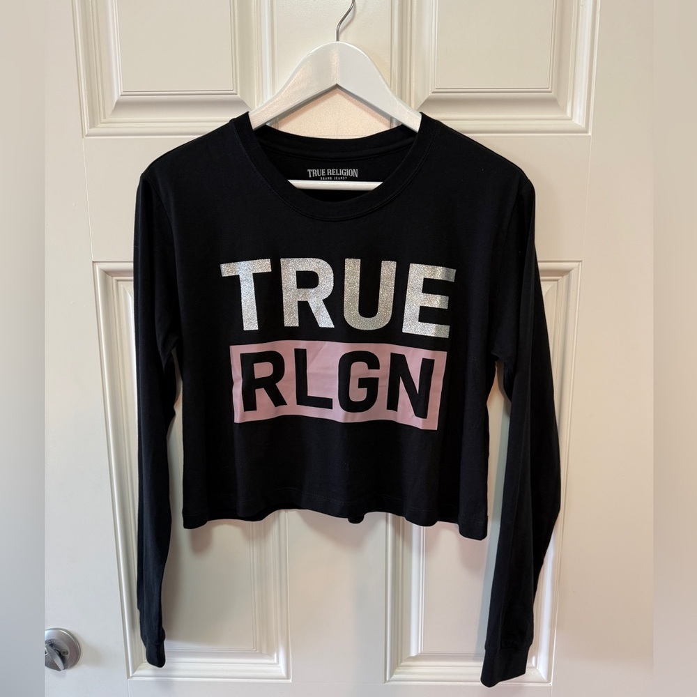 True Religion Cropped Long Sleeve Logo Tee | Size M